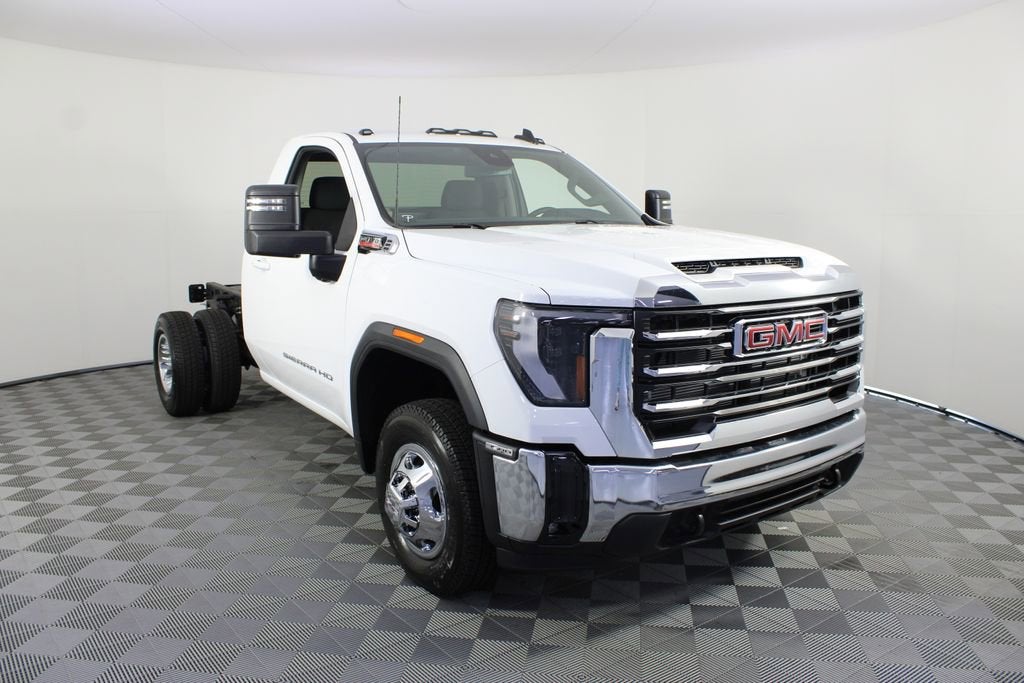 2026 GMC Sierra 3500 HD Chassis Cab SLE
