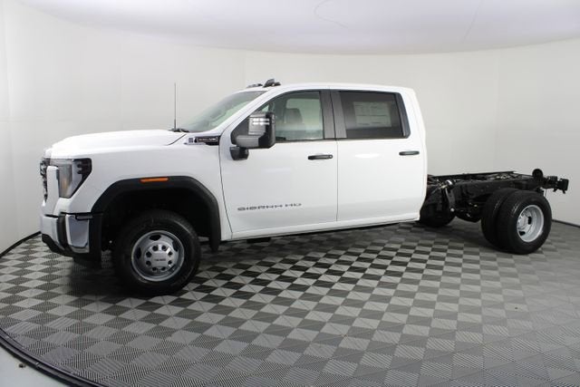 2026 GMC Sierra 3500 HD Chassis Cab Pro