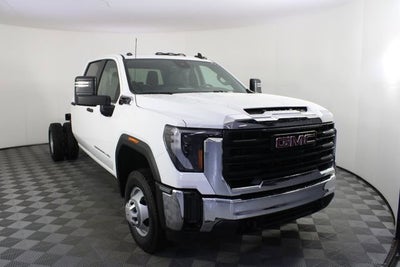 2026 GMC Sierra 3500 HD Chassis Cab Pro