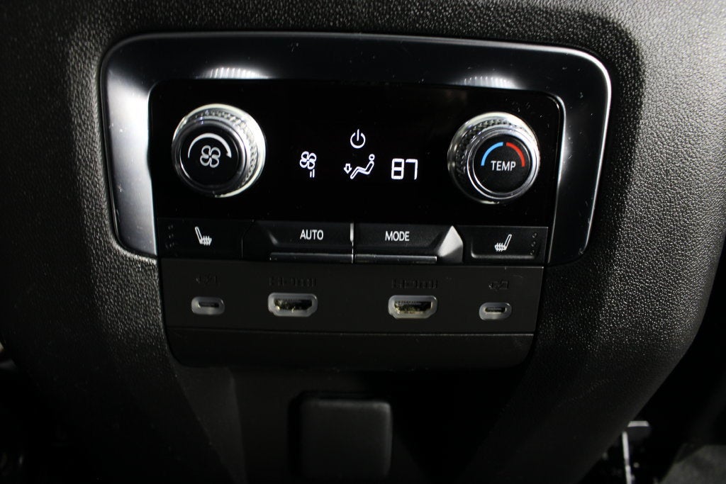 2023 GMC Yukon XL AT4