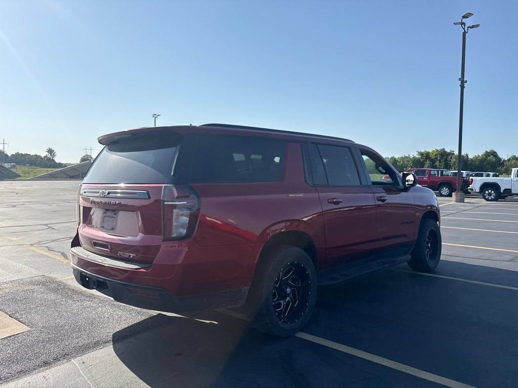 2023 Chevrolet Suburban RST