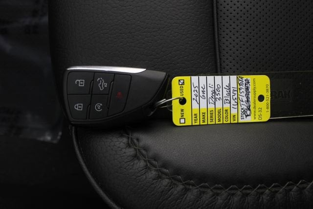 2025 GMC Sierra 3500 HD Denali