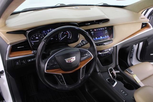 2017 Cadillac XT5 Platinum AWD