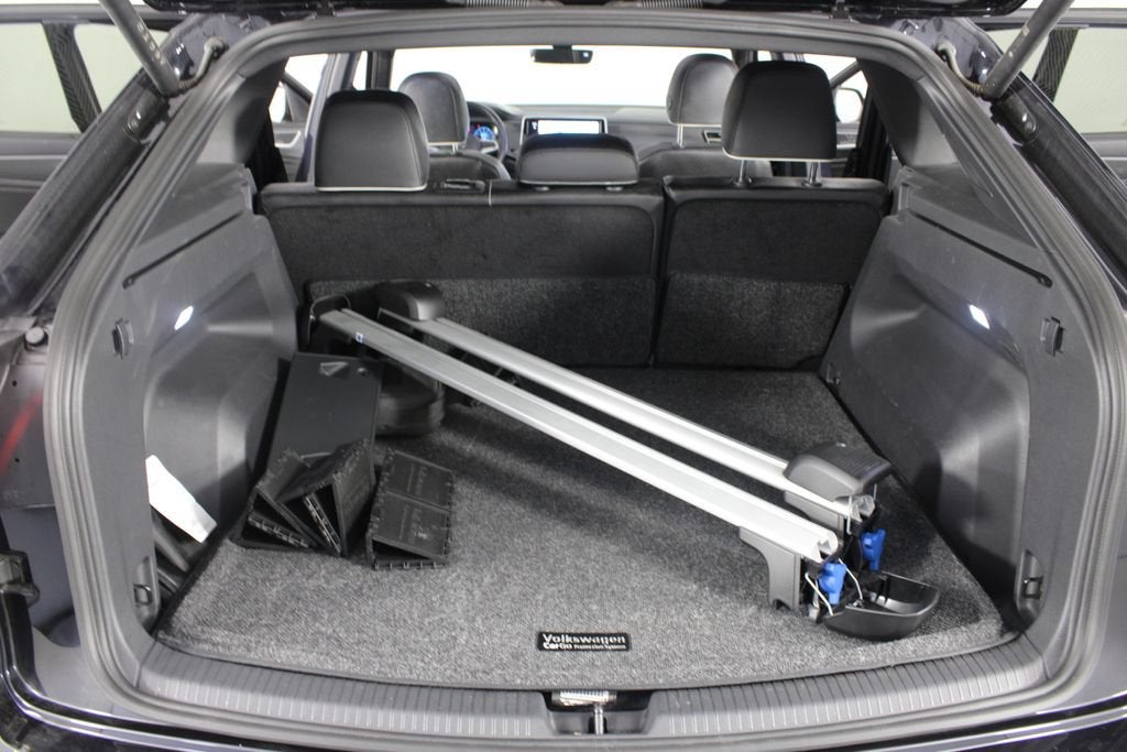 2025 Volkswagen Atlas Cross Sport 2.0T SEL Premium R-Line