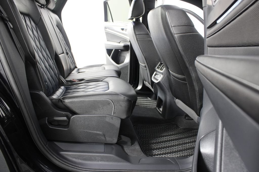 2025 Volkswagen Atlas Cross Sport 2.0T SEL Premium R-Line