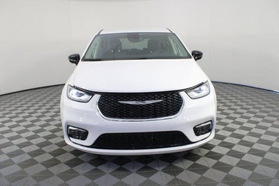 2024 Chrysler Pacifica Hybrid Select