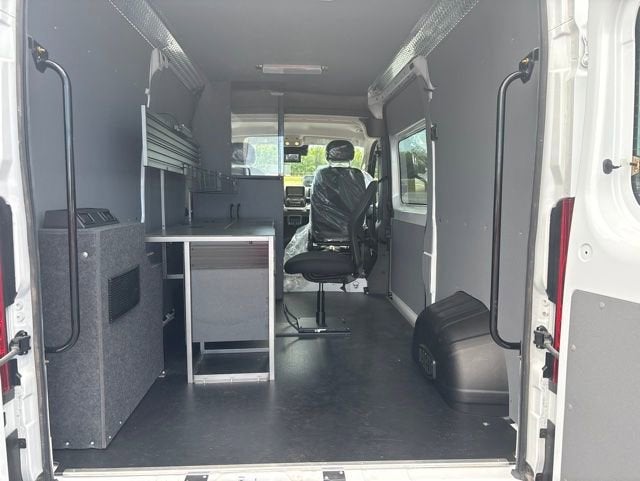 2025 RAM ProMaster Cargo Van SLT